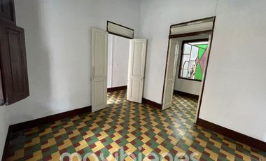 casa en arriendo en manrique central 1. Cod A65633