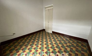 casa en arriendo en manrique central 1. Cod A65633