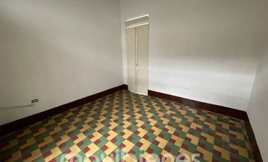 casa en arriendo en manrique central 1. Cod A65633