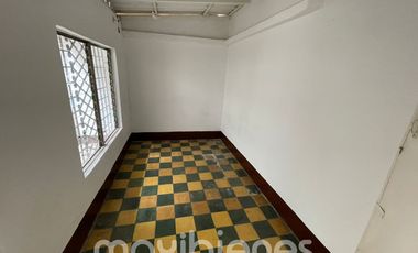 casa en arriendo en manrique central 1. Cod A65633