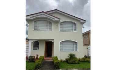 CASA EN VENTA SECTOR DE PLUSVALIA ALTA OTAVALO