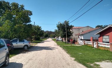 LATORRE PROP. VENDE CHALET DE 5 AMB CON HERMOSO PARQUE - RETASADA!!!