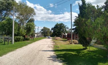 LATORRE PROP. VENDE CHALET DE 5 AMB CON HERMOSO PARQUE - RETASADA!!!