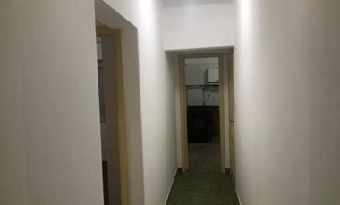 Se vende amplio departamento de 3 amb en 2do piso por escalera. excelente ubicacion en villa adelina.