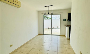 Se alquila casa en Arboledas