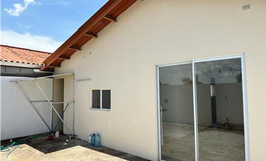 Se alquila casa en Arboledas