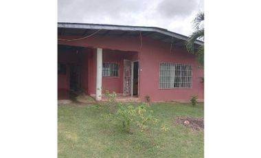 VENDO CASA CON AMPLIOS ESPACIOS