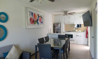 VENTA CASA AMUEBLADA CON JARDINES, ALBERCA, PALAPA Y VIGILANCIA