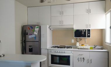 VENTA CASA AMUEBLADA CON JARDINES, ALBERCA, PALAPA Y VIGILANCIA