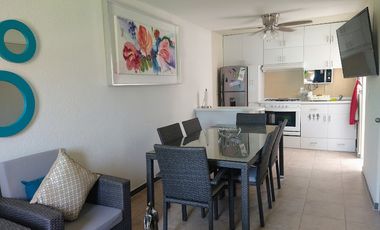 VENTA CASA AMUEBLADA CON JARDINES, ALBERCA, PALAPA Y VIGILANCIA