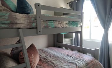 VENTA CASA AMUEBLADA CON JARDINES, ALBERCA, PALAPA Y VIGILANCIA