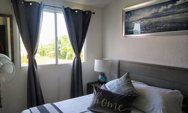 VENTA CASA AMUEBLADA CON JARDINES, ALBERCA, PALAPA Y VIGILANCIA