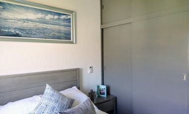 VENTA CASA AMUEBLADA CON JARDINES, ALBERCA, PALAPA Y VIGILANCIA