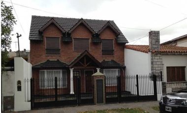 Duplex en Venta Haedo / Moron (B110 251)