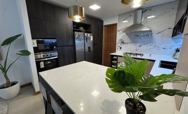 Casa en arriendo de 4 dorm. en La Reina