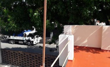 Casa. con Patio y Terraza