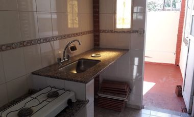 Casa. con Patio y Terraza