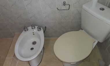 Casa. con Patio y Terraza