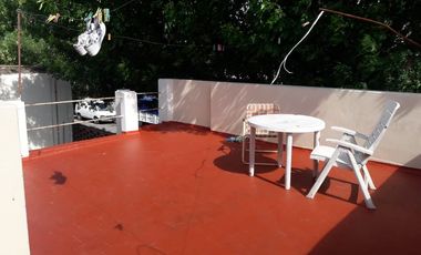 Casa. con Patio y Terraza