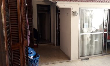 Casa. con Patio y Terraza