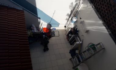 Casa. con Patio y Terraza