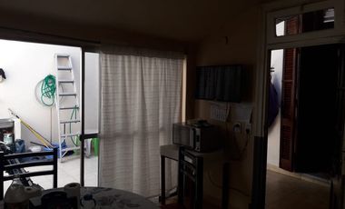 Casa. con Patio y Terraza