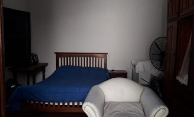 Casa. con Patio y Terraza