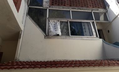 Casa. con Patio y Terraza