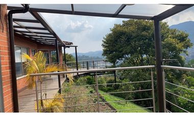 CASA CAMPESTRE  AMPLIA EN LA ESTRELLA SECTOR VARIANTE DE CALDAS