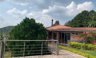 CASA CAMPESTRE  AMPLIA EN LA ESTRELLA SECTOR VARIANTE DE CALDAS