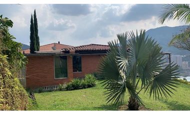 CASA CAMPESTRE  AMPLIA EN LA ESTRELLA SECTOR VARIANTE DE CALDAS