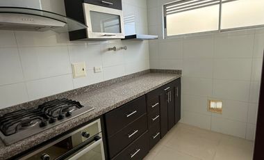 apartamento en arriendo en la 200. Cod A124401