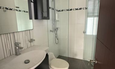 apartamento en arriendo en la 200. Cod A124401