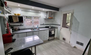 Casa PH en venta en Quilmes Oeste