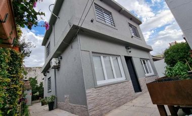 Casa PH en venta en Quilmes Oeste
