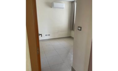 Se VENDE Apto en PH Rokas - Condado del Rey