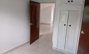 casa en venta en sector oronegro. Cod V408299