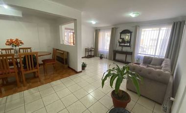 CASA EN ALAMEDA CON JUAN GODOY