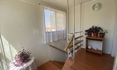 CASA EN ALAMEDA CON JUAN GODOY