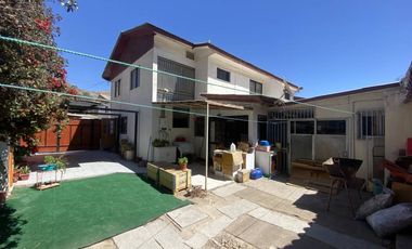 CASA EN ALAMEDA CON JUAN GODOY