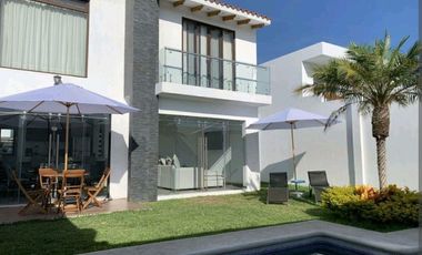 Casa en venta en fraccionamiento en Tequesquitengo, Morelos