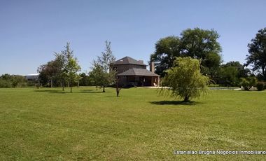 VENTA CASA QUINTA EN GUALEGUAY