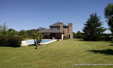 VENTA CASA QUINTA EN GUALEGUAY