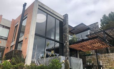 casa en arriendo en la calera. Cod A121133028