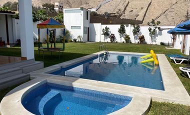 Casa MODERNA - 5 dormitorios, capacidad 18 personas, piscina con jacuzzi (SEMANA SANTA 5600 soles)