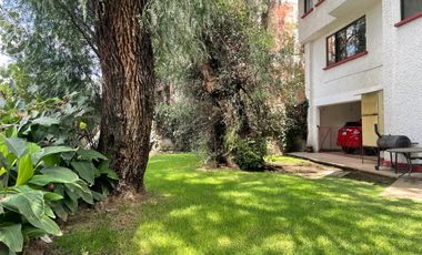 Magnífica Casa Rodeada de Árboles con Casa Club y Hermoso Jardín en Tesmic, Xochimilco