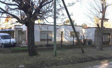 Casa en venta en Villa Luzuriaga