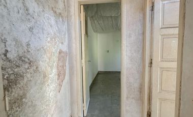 Casa muy amplia en lote propio a RECICLAR  en Ramos Mejía Sur Centro