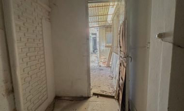 Casa muy amplia en lote propio a RECICLAR  en Ramos Mejía Sur Centro