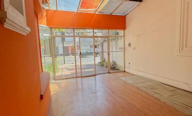 Casa muy amplia en lote propio a RECICLAR  en Ramos Mejía Sur Centro